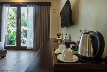 The Mudru Resort By Pramana Villas