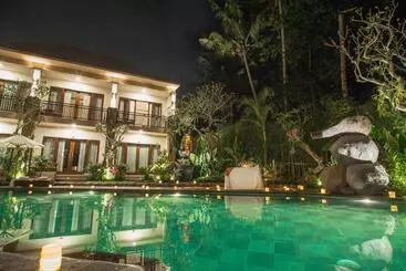The Mudru Resort By Pramana Villas