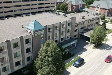 هتل Brentwood Inn & Suites