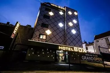 Hotelli Box