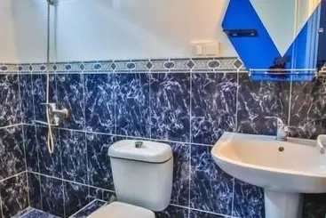 تختخواب و صبحانه Book