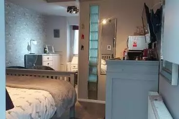 Langside Bed And Breakfast