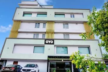 Townhouse 1199 Hotel Dev S Inn By Cj