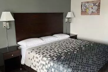 Отель Bend Inn & Suites