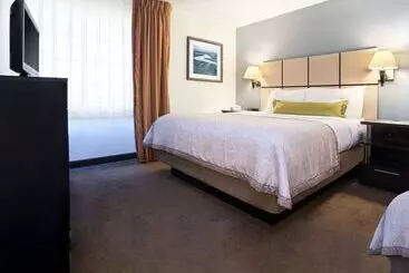 호텔 Sonesta Simply Suites Miami Airport Doral