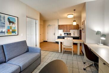 호텔 Sonesta Simply Suites Miami Airport Doral