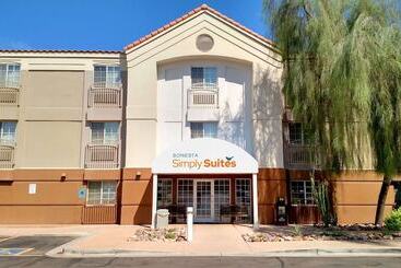 Отель Sonesta Simply Suites Phoenix Tempe