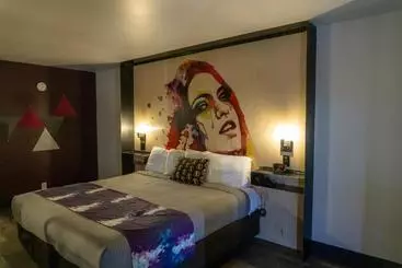 هتل Surestay  By Best Western Phoenix Downtown