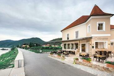 פנסיון Donauschlössel