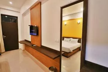 Hotel Genx Crescent Lucknow