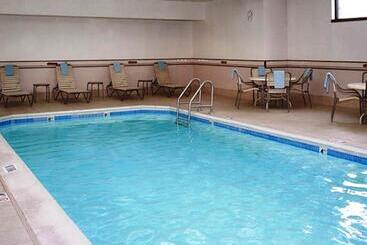 فندق Courtyard St. Louis Westport Plaza