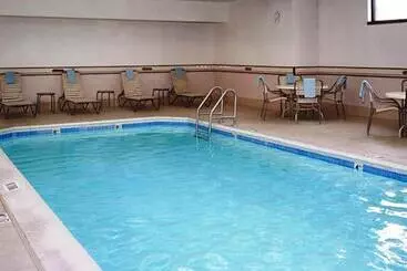 هتل Courtyard St. Louis Westport Plaza