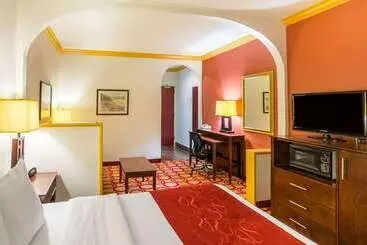 فندق Quality Suites