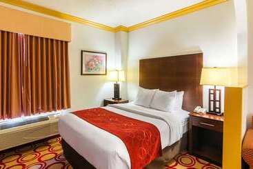 هتل Quality Suites