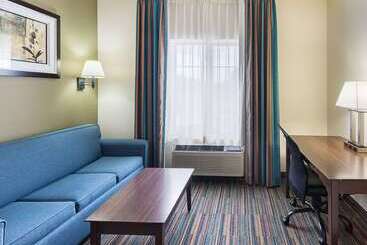 酒店 Quality Suites