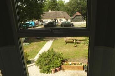 Aamiaismajoitus (B&B) Twin Oaks Guest House