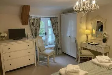 Millstream Cottage B & B