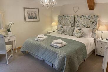 Millstream Cottage B & B