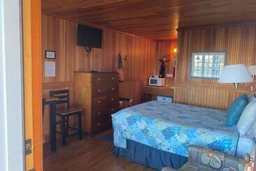 فندق صغير Whistling Winds Motel