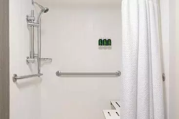 هتل Courtyard By Marriott Lynchburg