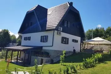 Hotelli B&b Plitvice Lakes Villa Prica