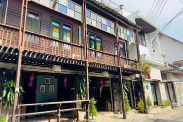 هتل Mi Casa Thaphae Chiang Mai