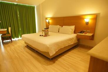 ホテル Bachue Girardot