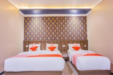 호텔 Oyo 1636 Wisma Kuta Karang