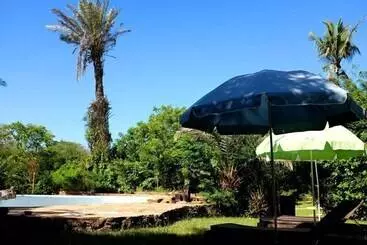 هتل Salty's Kitesurf Village
