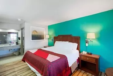 Отель O Columbia Downtown Near I 65