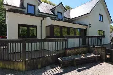 تختخواب و صبحانه The Brevins Guest House