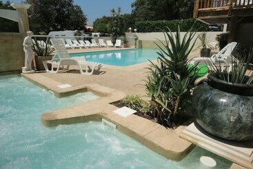 Hotel Camping Les Acacias