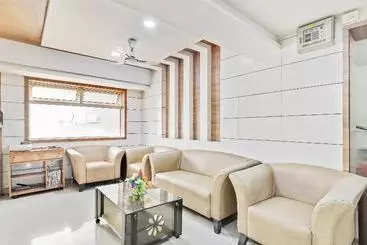 Hotel Sharada International By Oyo Rooms