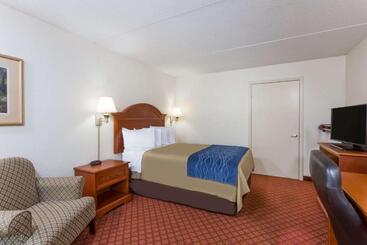 فندق Days Inn By Wyndham Winston Salem North