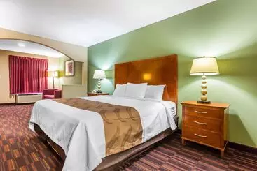 호텔 Quality Inn & Suites Near Robins Air Force Base