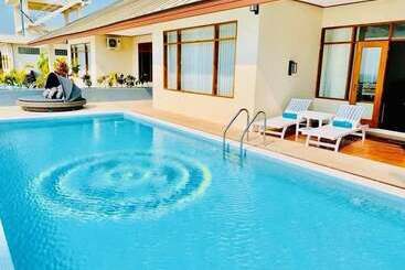 هتل Chaung Tha Lodge