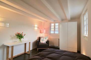 膳宿费 Haus In Bewegung