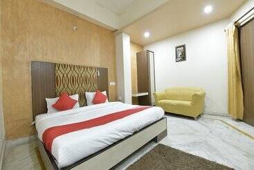 هتل Karni Niwas By Oyo Rooms