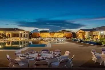 Hotelli Lustre Bagan Resort