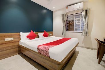 호텔 Radhika Ex By Oyo Rooms