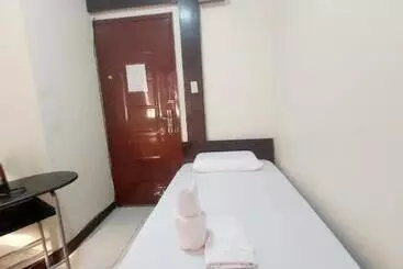 Cosmo Hotel Espana Near Ust