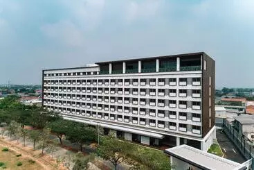 아파트호텔 Isoras Cikarang