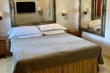 Hotel Arts Club Suite & Spa