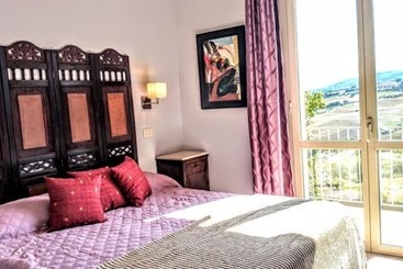 Hotel Arts Club Suite & Spa