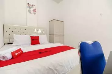 Hotel Reddoorz @ Jalan Mangkunegara Palembang 2