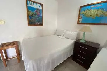 هتل Westport Cottage