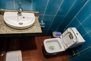 Beneville Hotel And Apartment