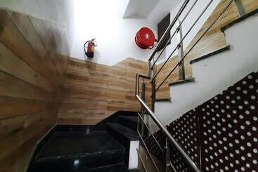 Hotelli Abrol Residency