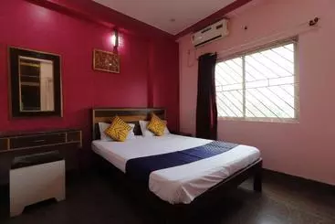 Hotel Spot On 62188 Sahara Residency