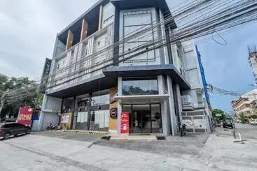 ホテル Reddoorz Plus Near Bangko Sentral Ng Pilipinas Davao